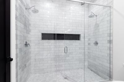 Tile Accents in Shower Space